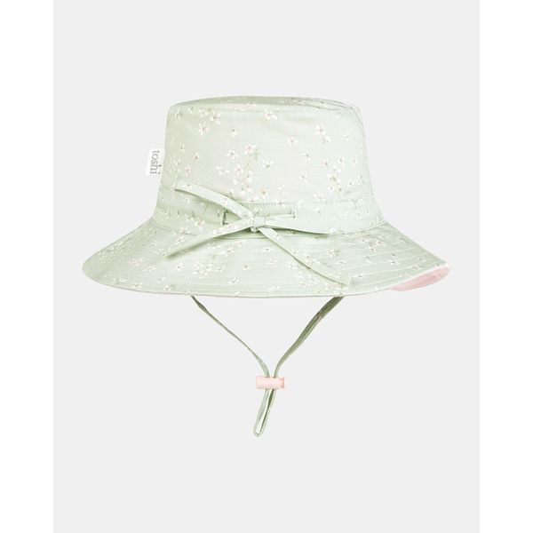 Toshi Sunhat Nina